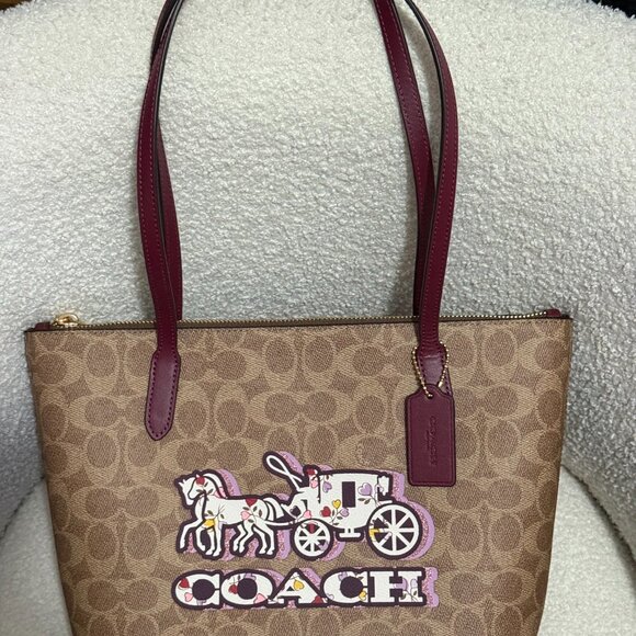 Coach Fiona Zip Tote Bag in Signature Canvas with Horse and Carriage Print - Picture 2 of 11